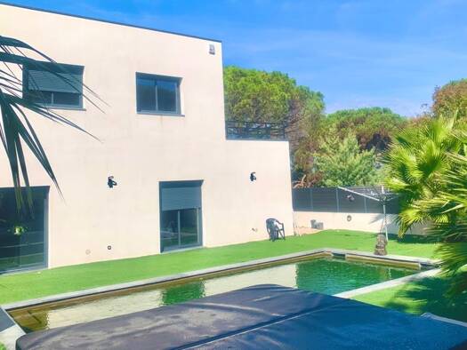 Maison à vendre 899 000 € 5 pièces 4 chambres 165 m² 534 m² de terrain Saint Aygulf Fréjus 83370