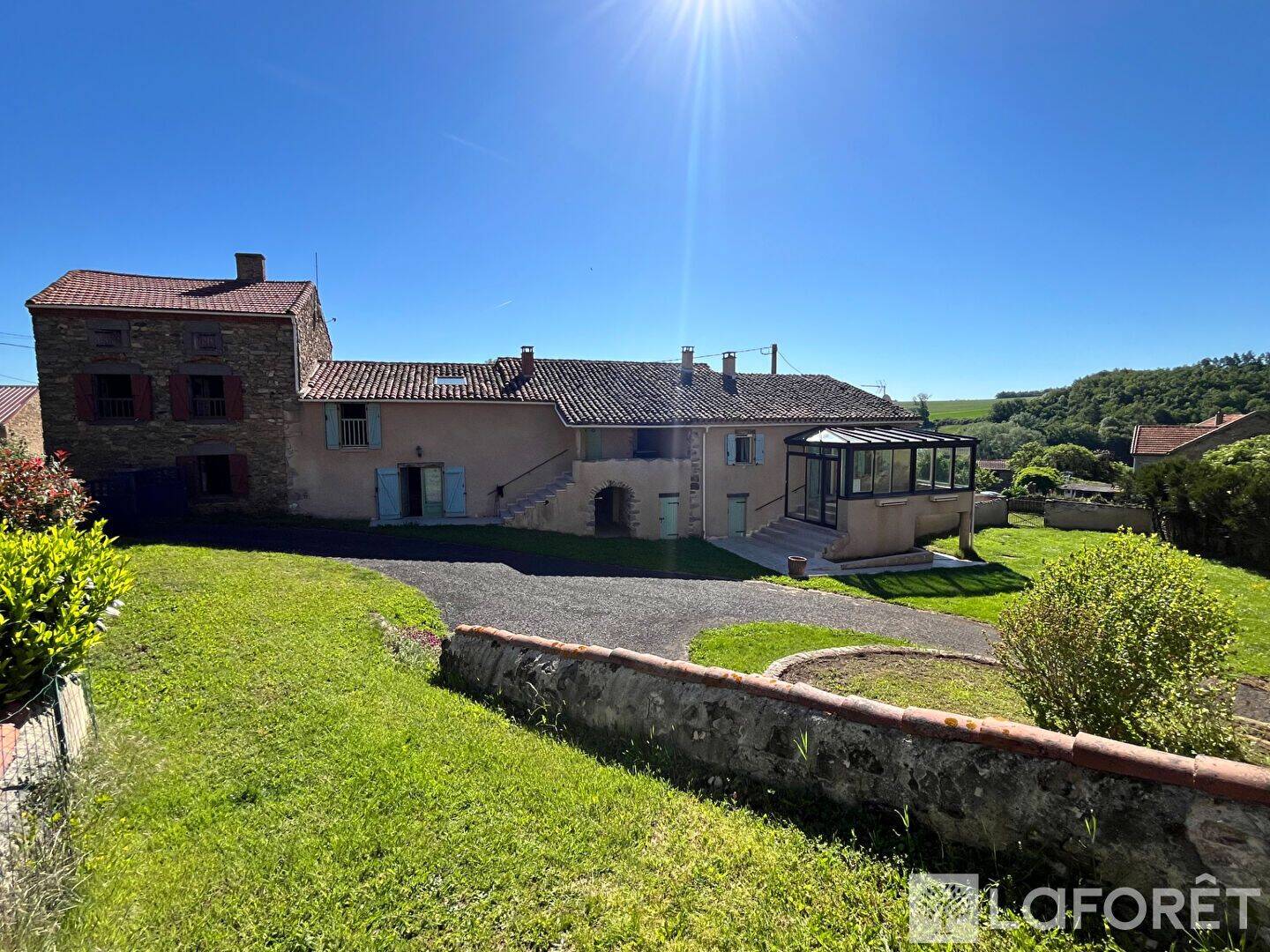 Maison 13 pièces 263 m² · à Saint-Beauzire · 263 m² · 199 000 €