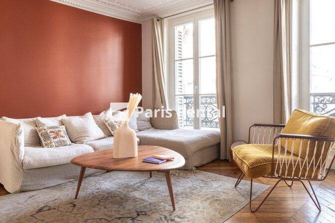 Appartement 3 pièces 73 m² · à Paris 9ème Arrondissement · 72,6 m² · 3 300 €/mois