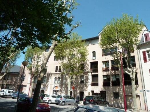 Appartement à louer 340 € 1 pièce 36 m² Étage 2/3 Amphitheatre Rodez 12000