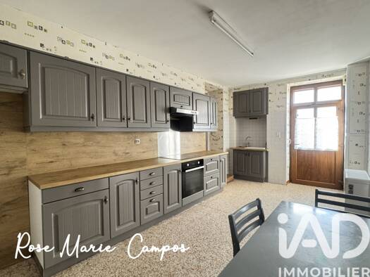 Maison de ville à vendre 69 000 € 5 pièces 3 chambres 91 m² 325 m² de terrain Est Blanzy 71450