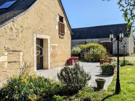 Maison à vendre 420 000 € 11 pièces 8 chambres 197 m² Le Louroux 37240