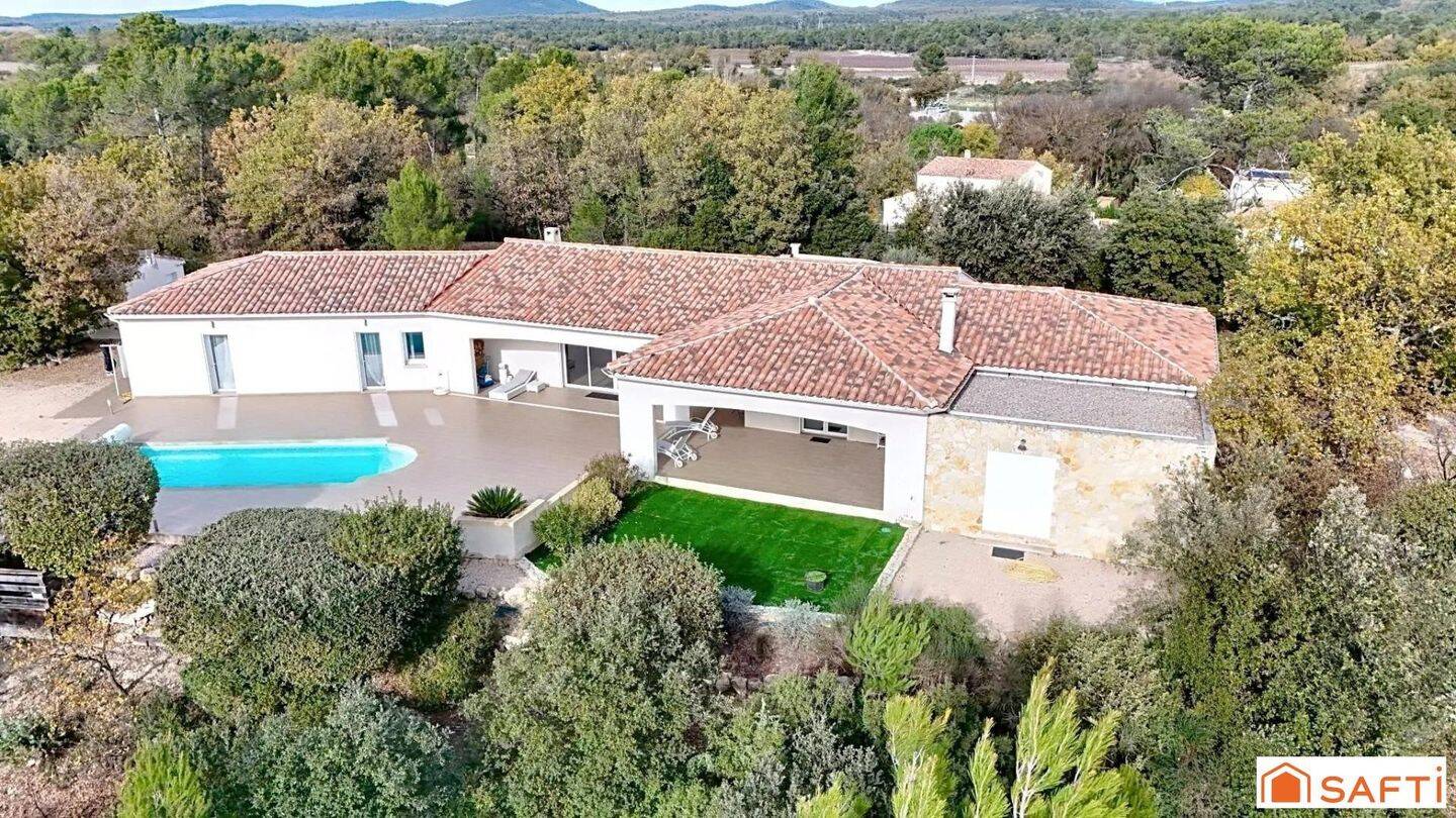 Maison 5 pièces 205 m² · à Saint-Maximin-la-Sainte-Baume · 205 m² · 1 098 000 €