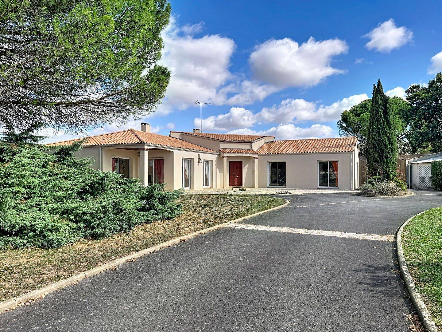 Maison 6 pièces 182 m² · à Luçon · 181,7 m² · 1 450 €/mois