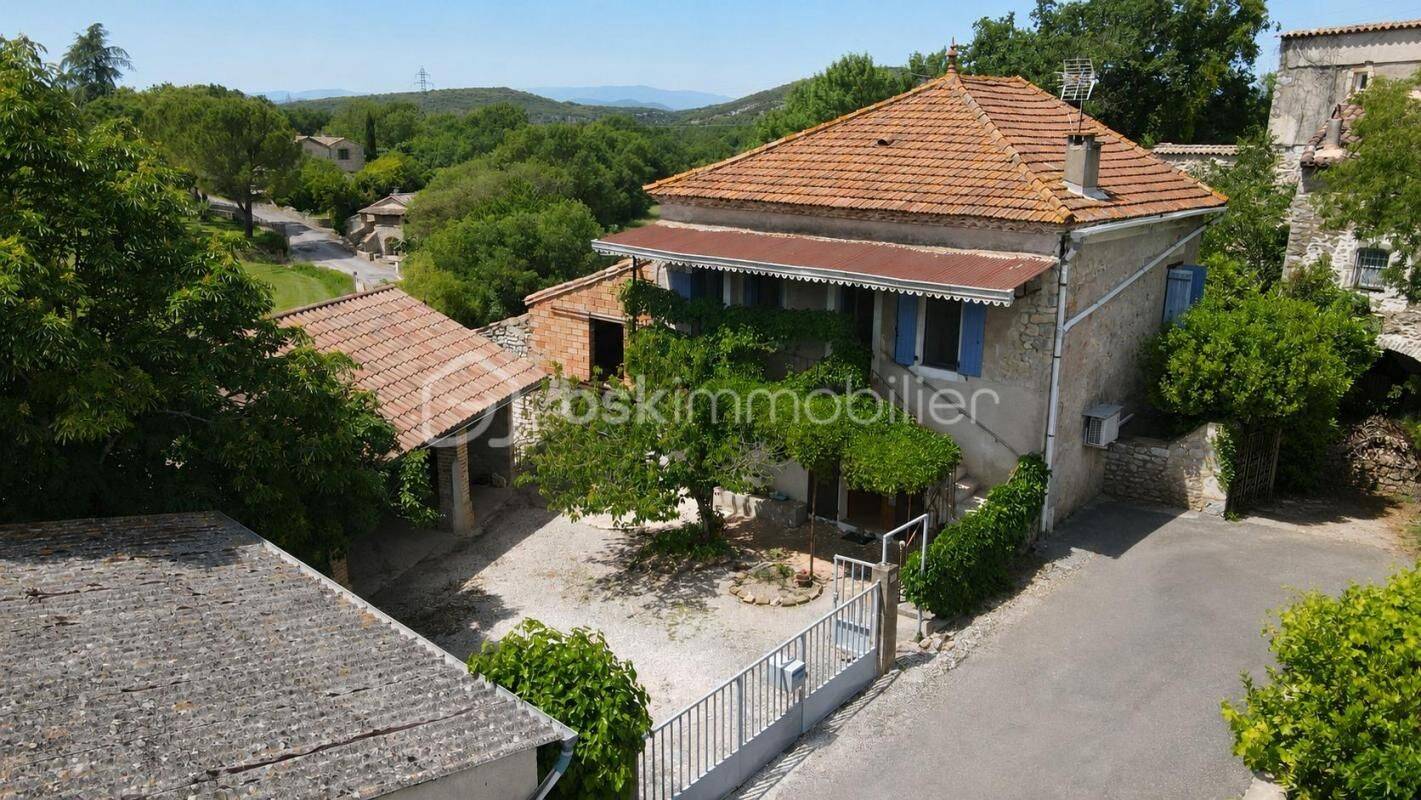 Maison 5 pièces 90 m² · à Bouquet · 90 m² · 165 000 €