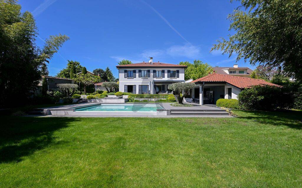 Maison 7 pièces 240 m² · à Saint-Cyr-au-Mont-d'Or · 240 m² · 1 980 000 €