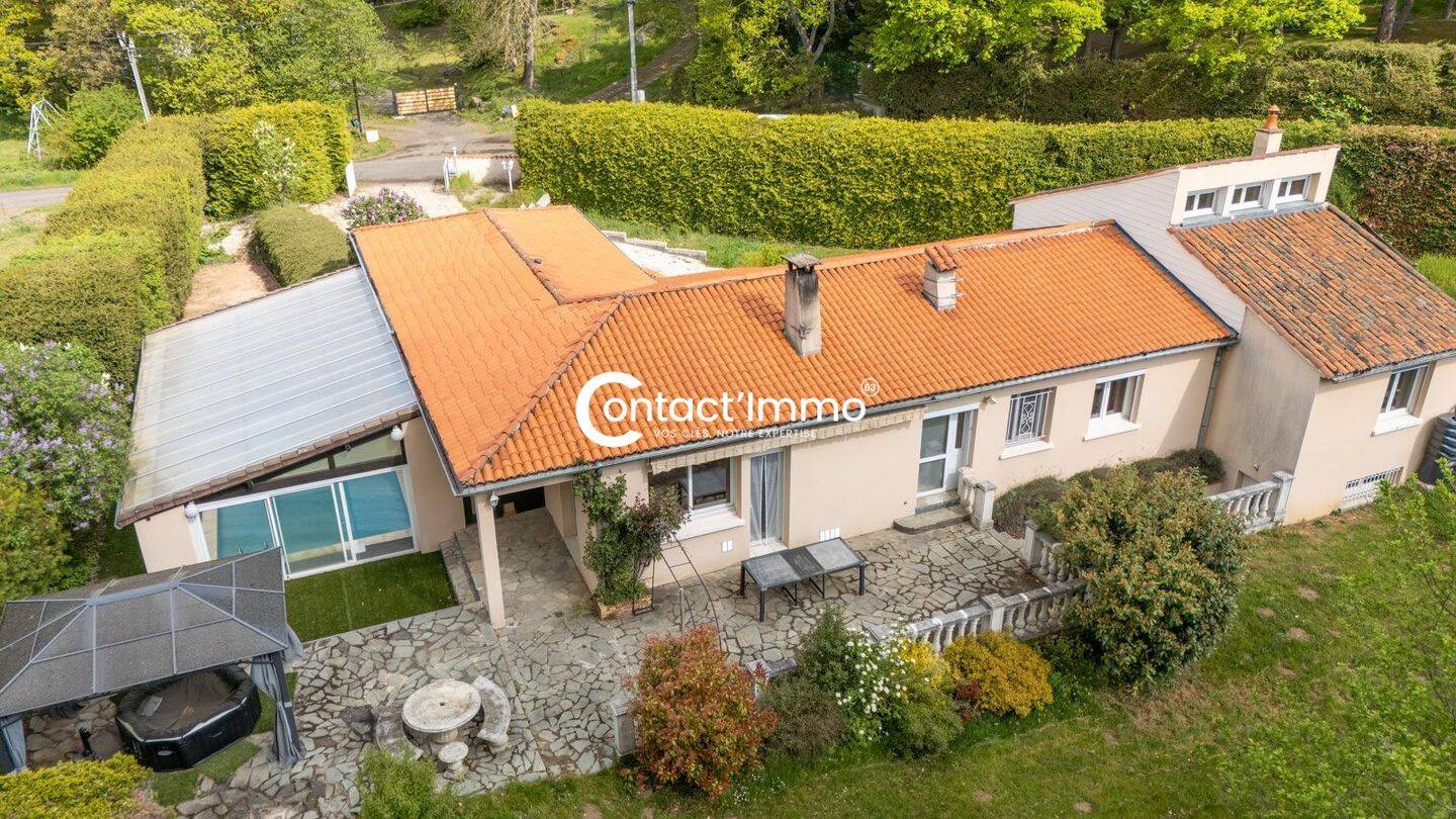 Maison 6 pièces 180 m² · à Aydat · 180 m² · 378 000 €