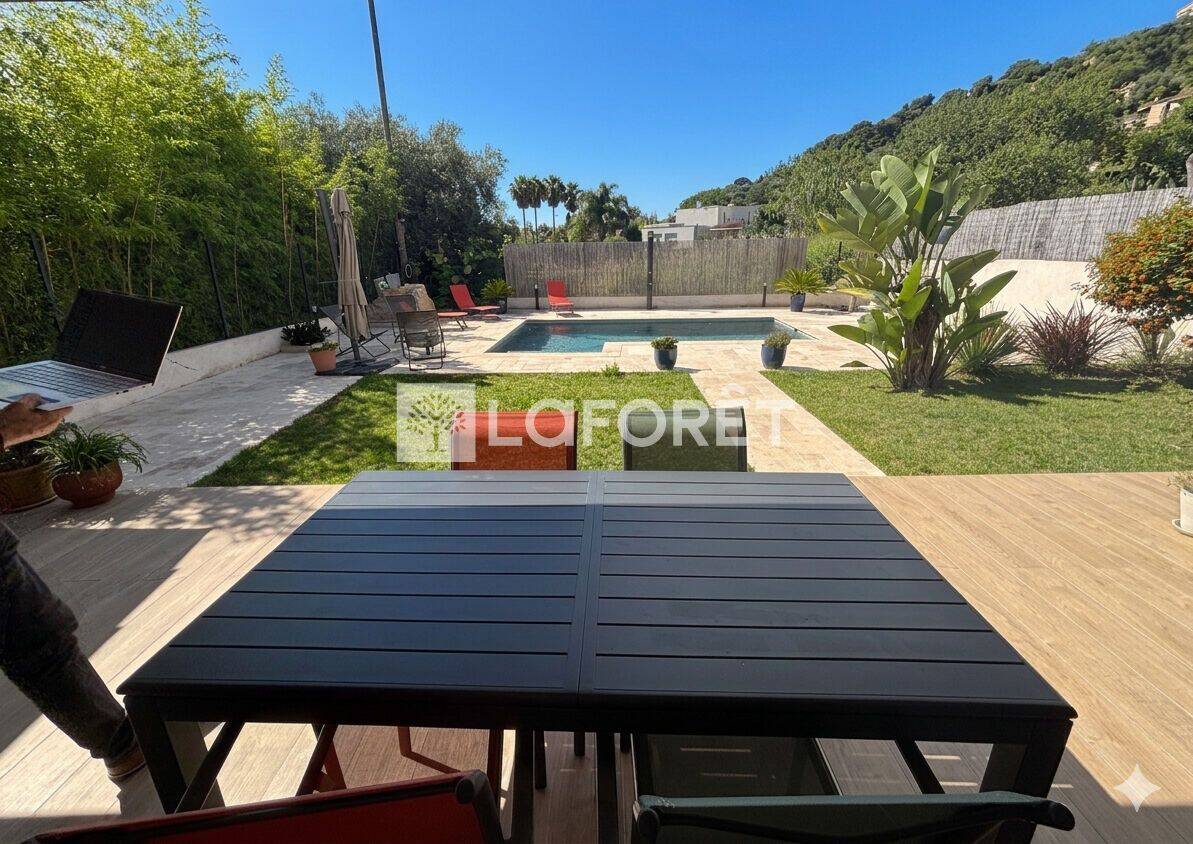 Maison 5 pièces 114 m² · à Saint-Laurent-du-Var · 114 m² · 665 000 €