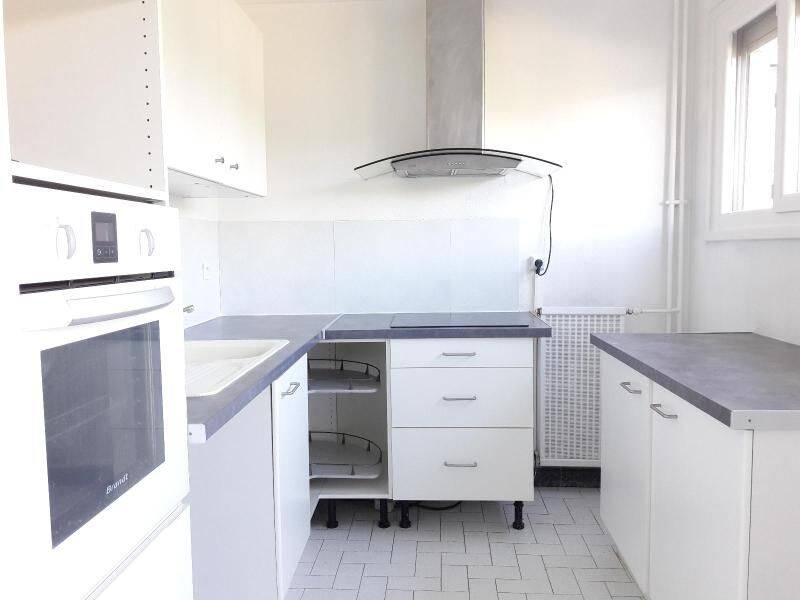 Appartement 3 pièces 63 m² · à Saint-Priest · 63 m² · 810 €