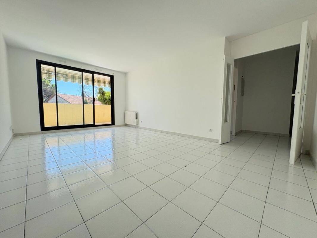 Appartement 3 pièces 73 m² · à Saint-Laurent-du-Var · 73 m² · 1 195 €/mois