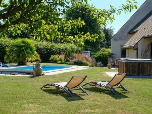 Demeure à vendre 799 000 € 8 pièces 5 chambres 264 m² 2 500 m² de terrain Autouillet 78770