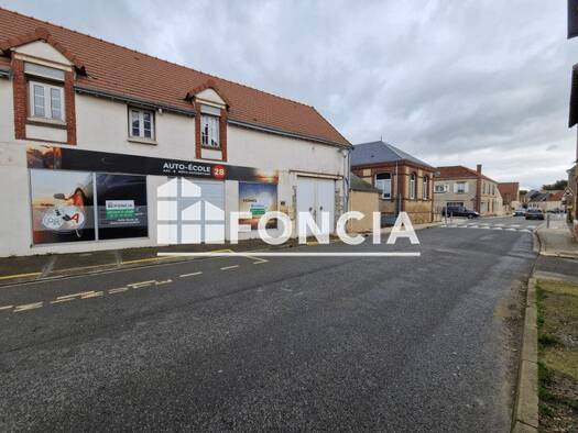 Local commercial à louer 700 € 100 m² de surface de vente Sours 28630