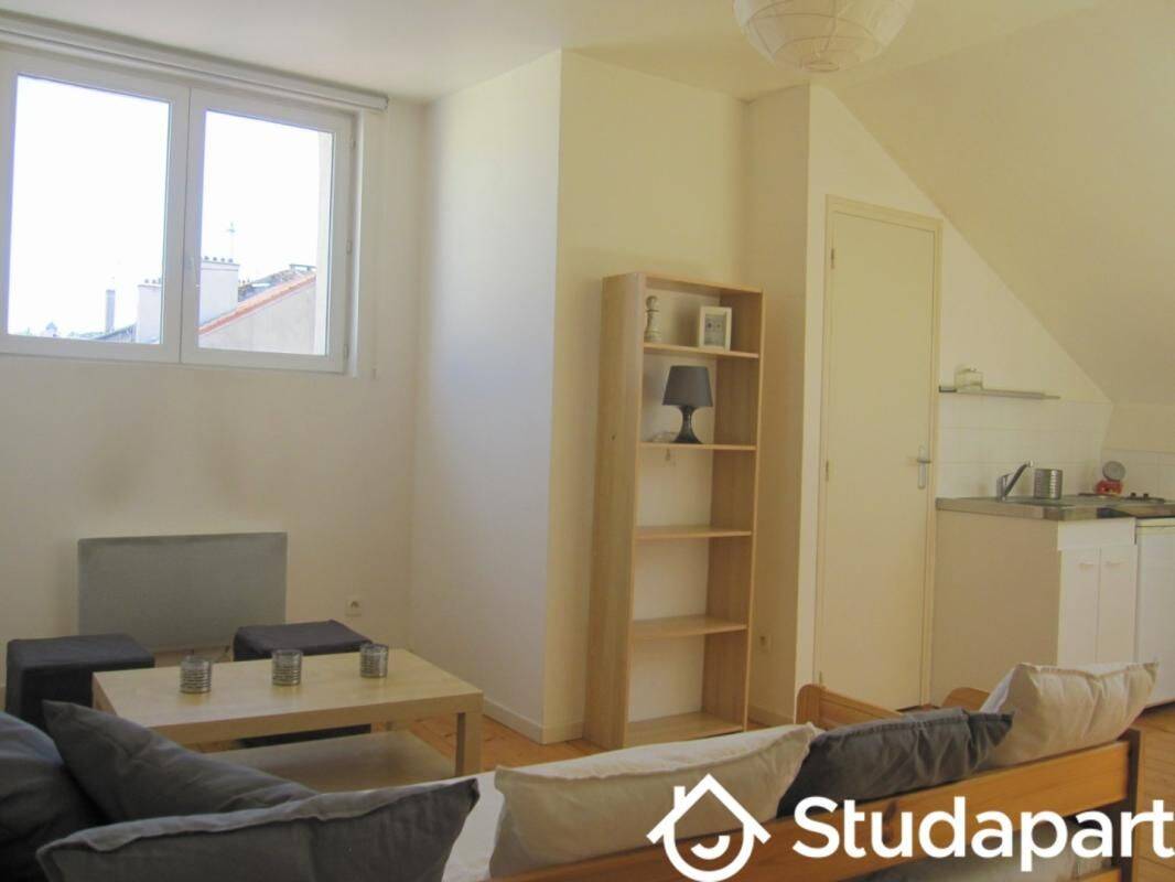 Appartement 1 pièce 25 m² · à Saint-Étienne · 25 m² · 375 €