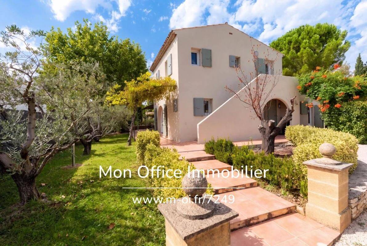 Maison 8 pièces 250 m² · à Aix-en-Provence · 250 m² · 1 390 000 €