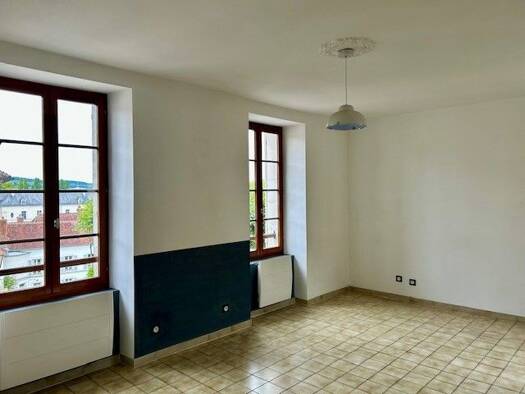 Appartement à louer 630 € 2 pièces 55 m² Étage 1/1 disponible dès maintenant Sud Tonnerre 89700