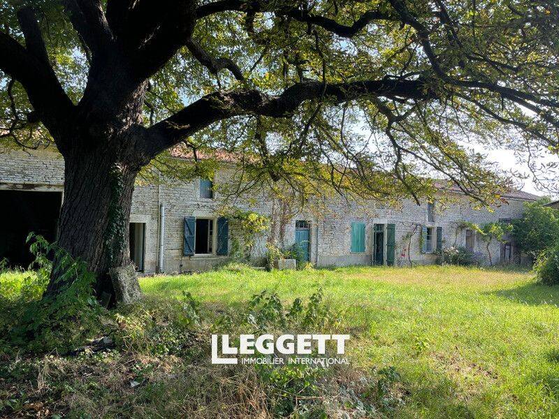 Maison 5 pièces 113 m² · à Chef-Boutonne · 113 m² · 77 000 €