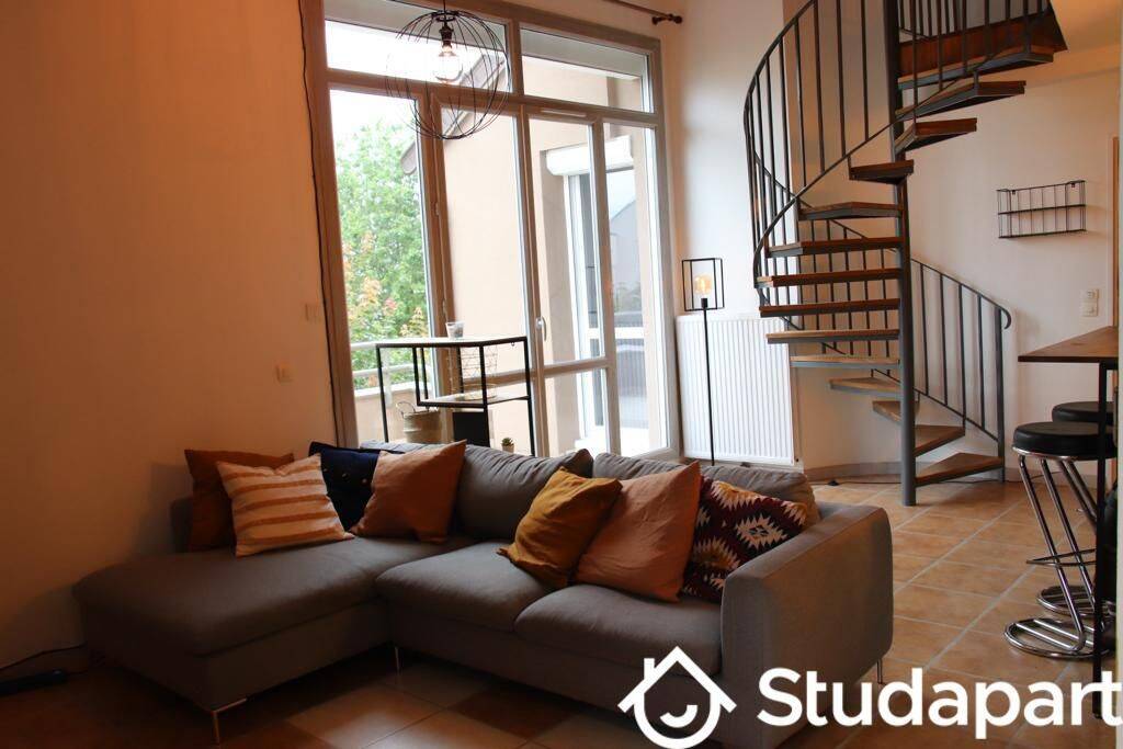 1 pièce 12 m² · à Lognes · 12 m² · 650 €