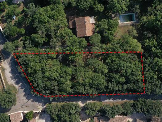 Terrain constructible viabilisé à vendre 135 000 € 636 m² de terrain Saint-Siffret 30700