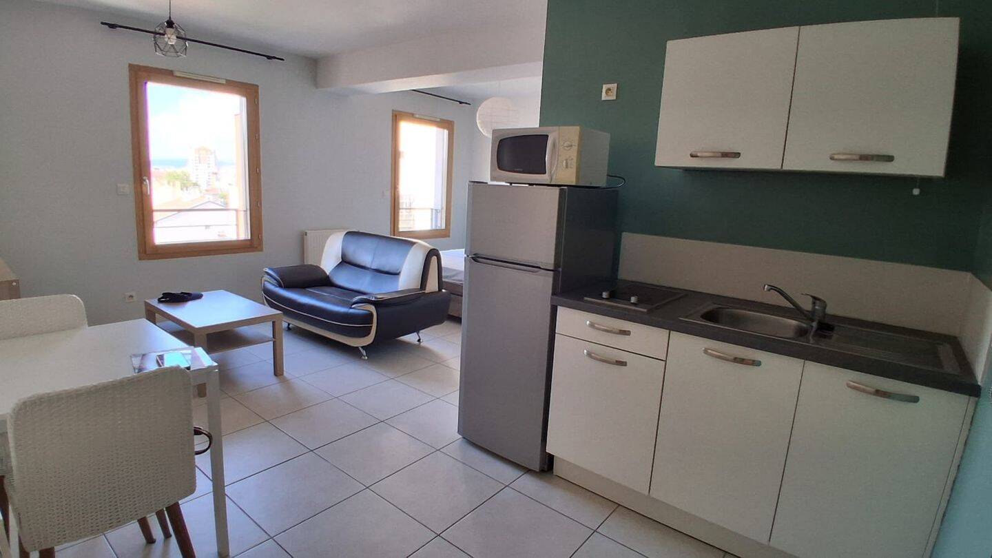 Appartement 1 pièce 28 m² · à Saint-Étienne · 28 m² · 430 €