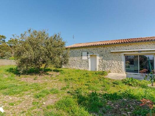 Maison de plain-pied à vendre 288 640 € 5 pièces 4 chambres 113 m² 1 000 m² de terrain Portets 33640