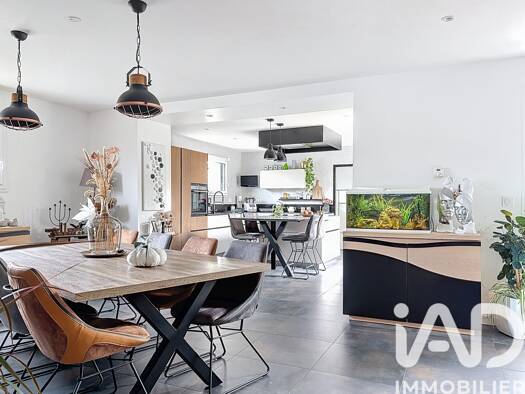 Maison à vendre 289 000 € 6 pièces 4 chambres 157 m² 238 m² de terrain Bellevigne-en-Layon 49380