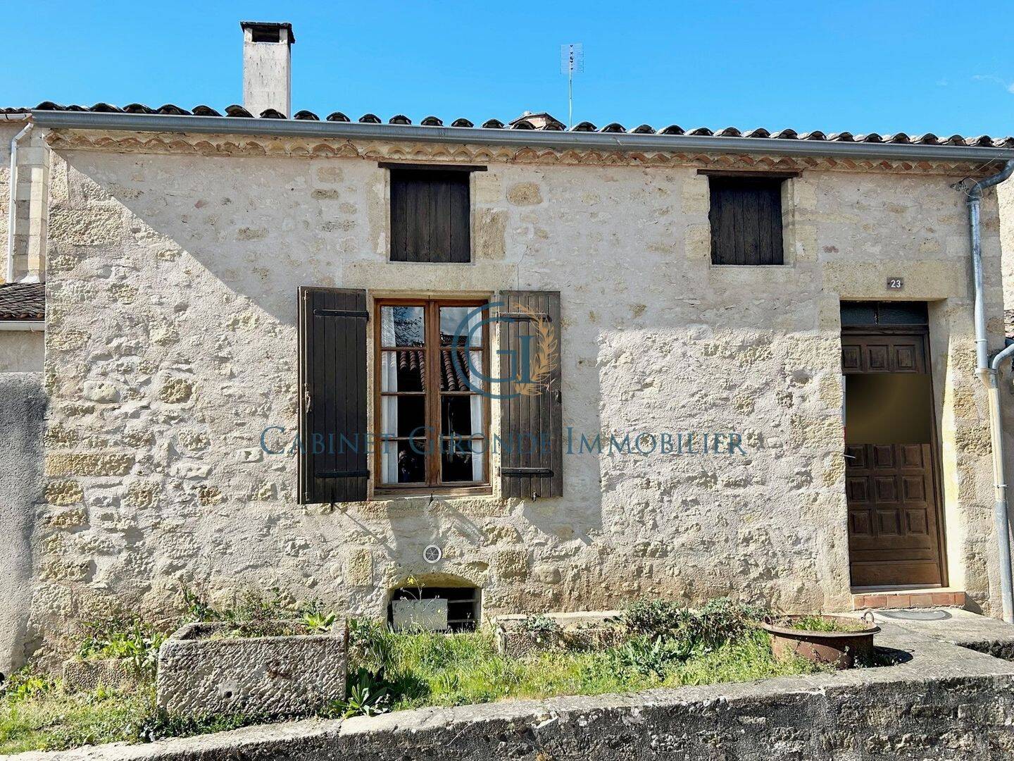 Maison 6 pièces 177 m² · à Saint-Macaire · 177 m² · 196 000 €