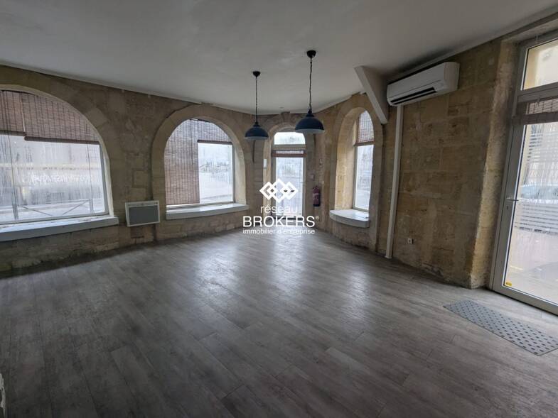 Local commercial à louer 1 900 € 100 m² de surface de vente Saint Jean-Belcier-Carle Vernet-Albert 1er Bordeaux 33000