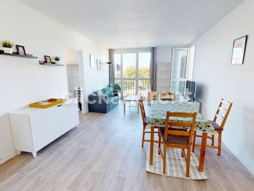 Colocation à louer 450 € 4 pièces 3 chambres 75 m² 3ème étage Palmer Cenon 33150