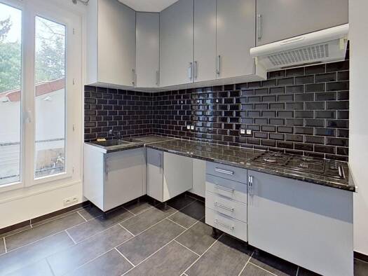 Appartement à vendre 139 000 € 1 pièce 24,3 m² RDC/3 Barre-Ormesson Deuil-la-Barre 95170