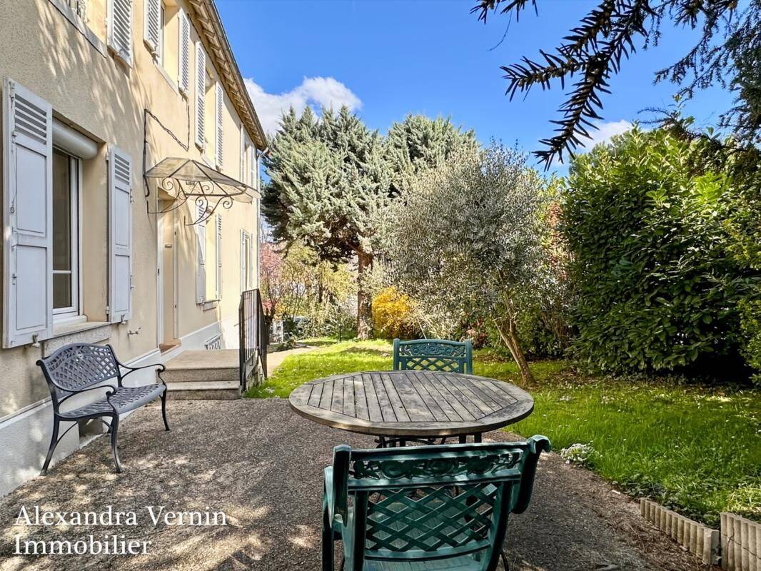 Maison 6 pièces 162 m² · à Saint-Germain-en-Laye · 162 m² · 750 000 €