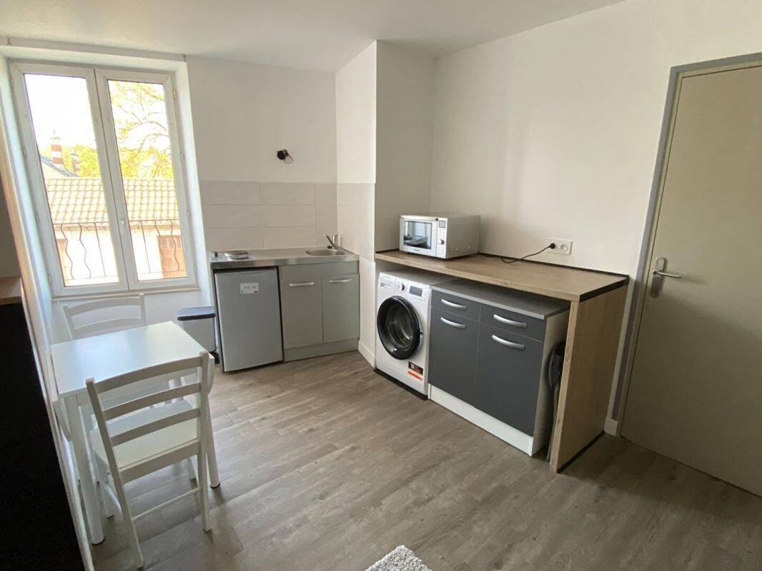 Appartement 2 pièces 27 m² · à Poitiers · 26,6 m² · 490 €
