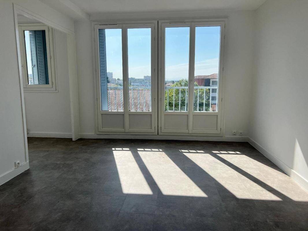 Appartement 4 pièces 72 m² · à Saint-Priest · 72 m² · 865 €