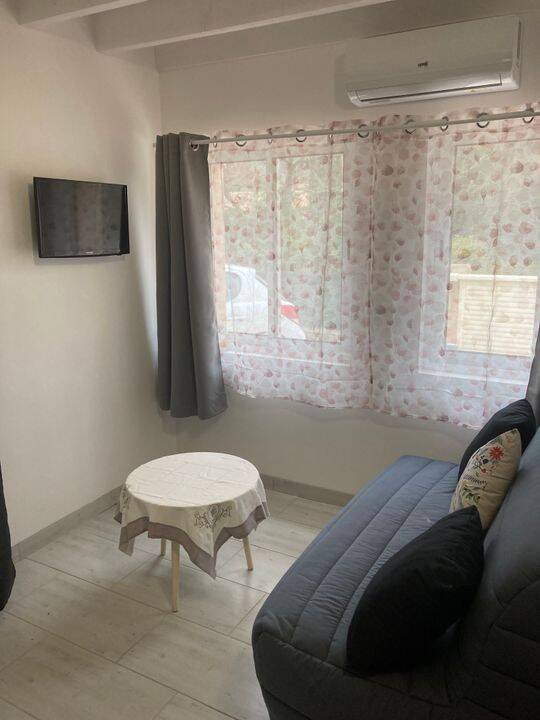 Appartement 1 pièce 24 m² · à Garéoult · 24 m² · 530 €
