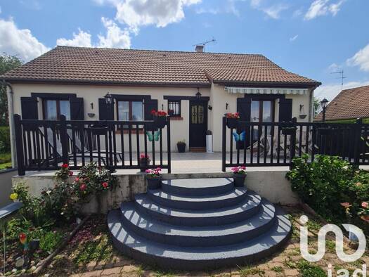 Maison à vendre 198 000 € 6 pièces 5 chambres 124 m² 893 m² de terrain Gien le Vieux Gien 45500