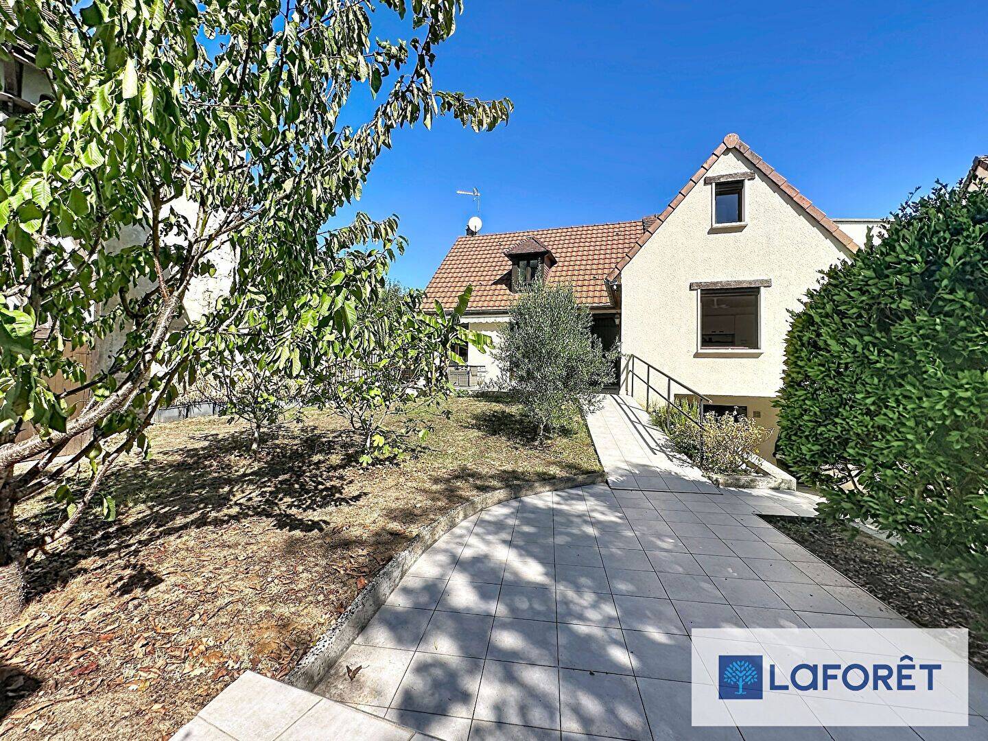 Maison 7 pièces 143 m² · à Le Plessis-Trévise · 142,8 m² · 499 000 €