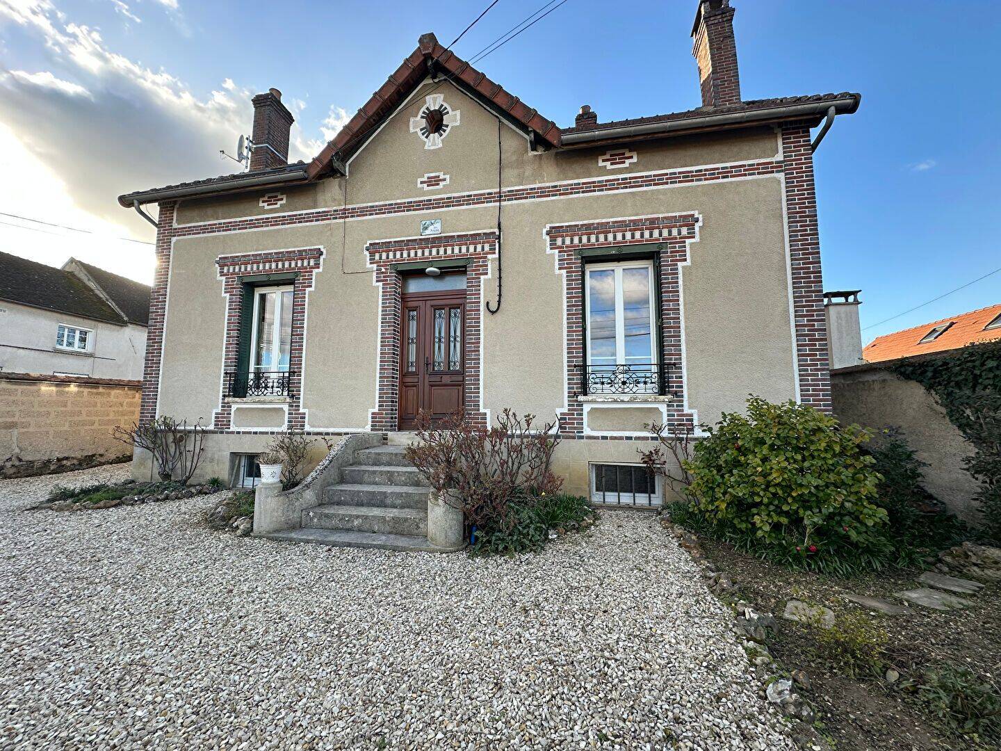 Maison 6 pièces 120 m² · à Étigny · 120 m² · 179 000 €