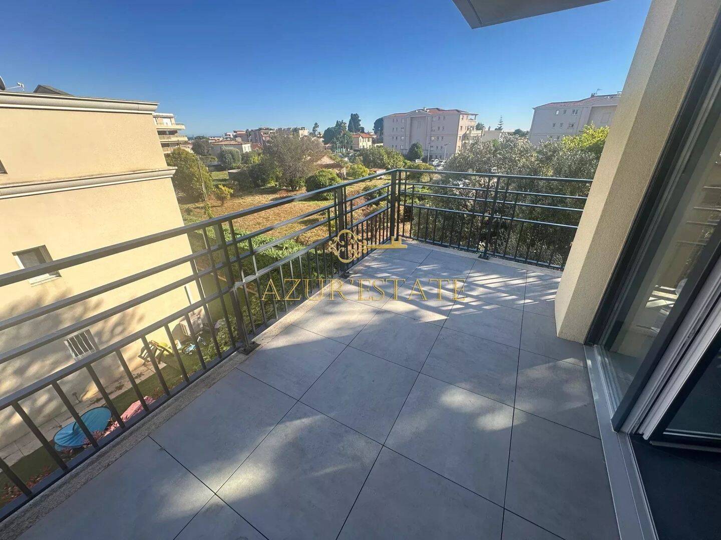 Appartement 2 pièces 48 m² · à Saint-Laurent-du-Var · 48 m² · 1 070 €
