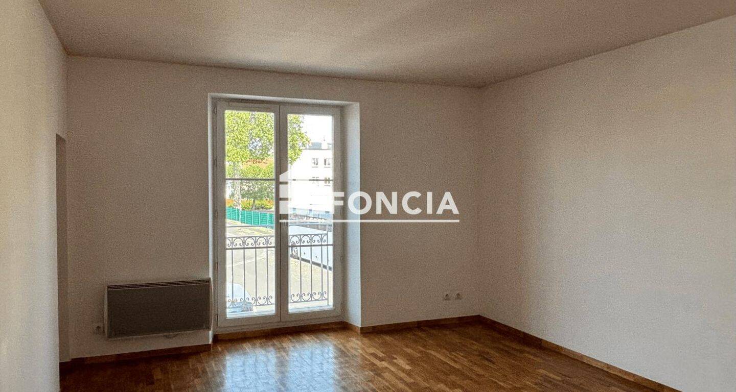Appartement 3 pièces 62 m² · à Étampes · 62 m² · 900 €