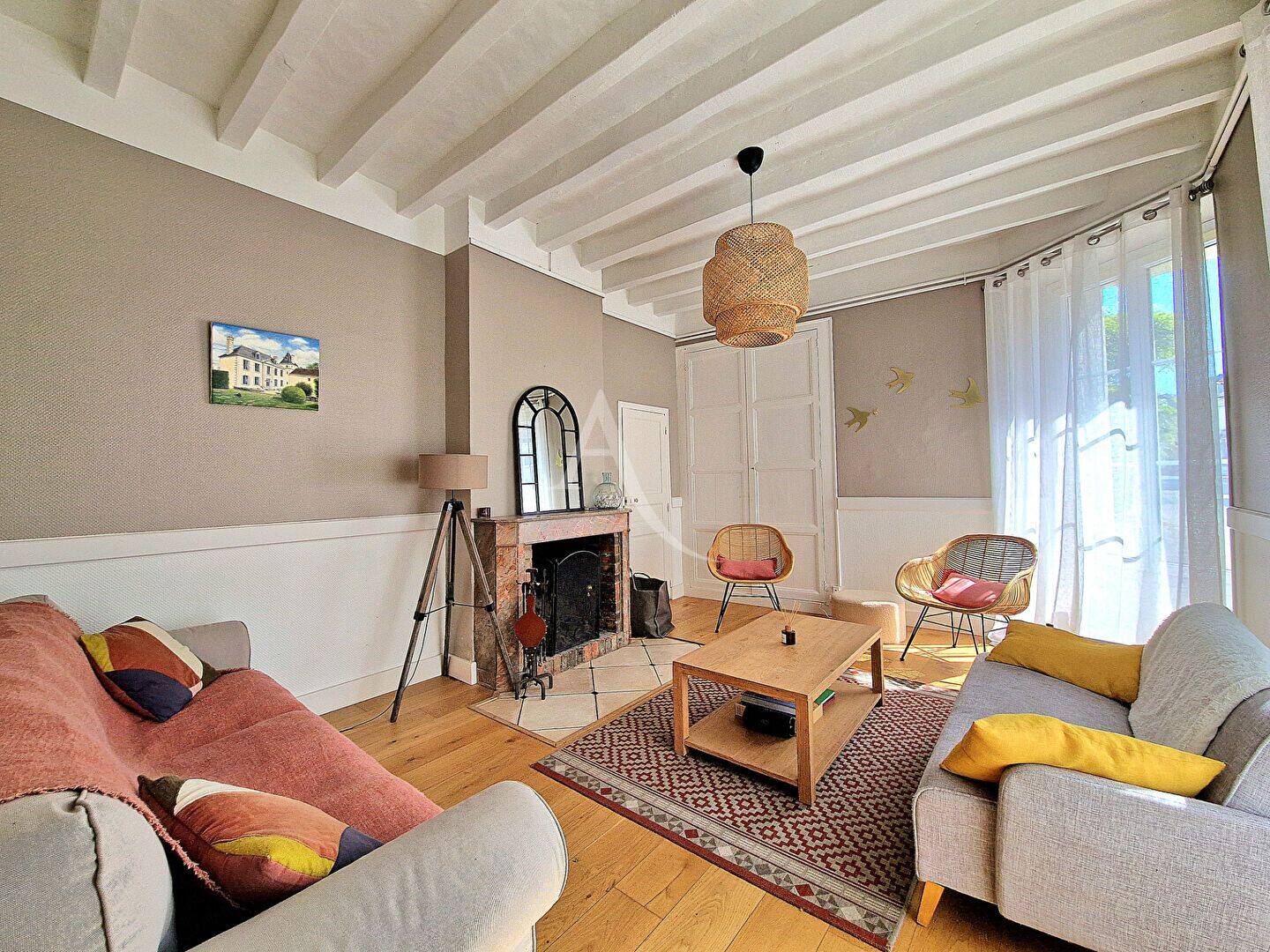 Maison 8 pièces 216 m² · à Les Hauts-d'Anjou · 216 m² · 284 900 €