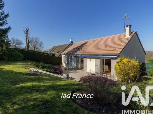 Maison de plain-pied à vendre 315 000 € 5 pièces 3 chambres 88 m² 683 m² de terrain Mézières-sur-Seine 78970