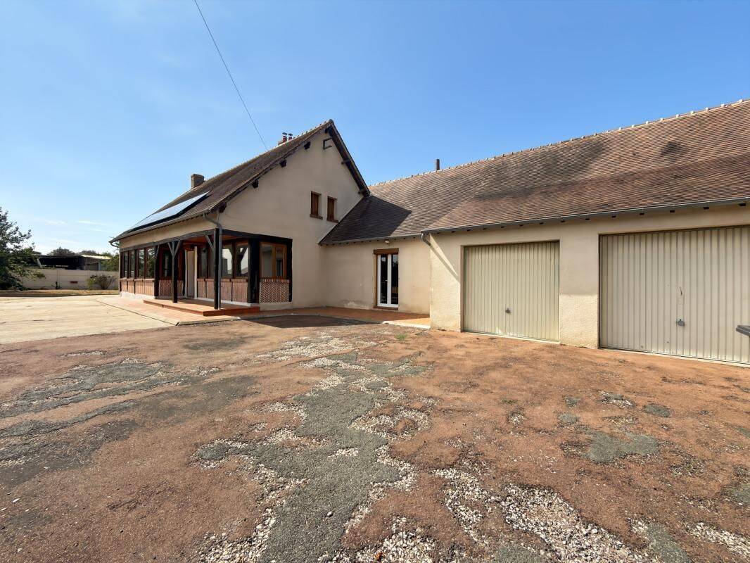 Maison 6 pièces 197 m² · à Patay · 197 m² · 1 225 €/mois