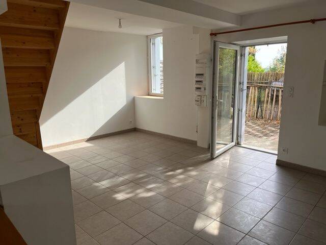 Maison 3 pièces 51 m² · à Lamothe-Montravel · 51 m² · 550 €