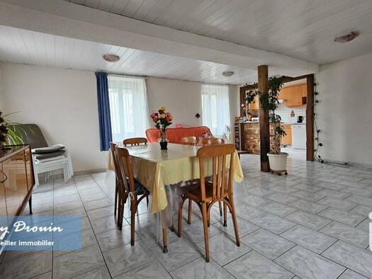 Maison de ville à vendre 124 500 € 5 pièces 3 chambres 164 m² 41 m² de terrain Bromeilles 45390