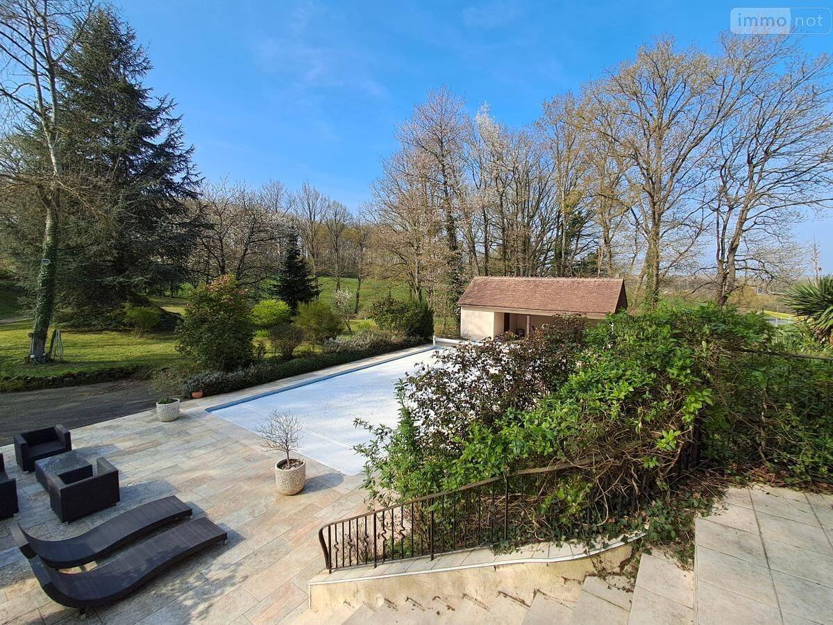 Maison 6 pièces 204 m² · à Saint-Saturnin · 204 m² · 445 050 €