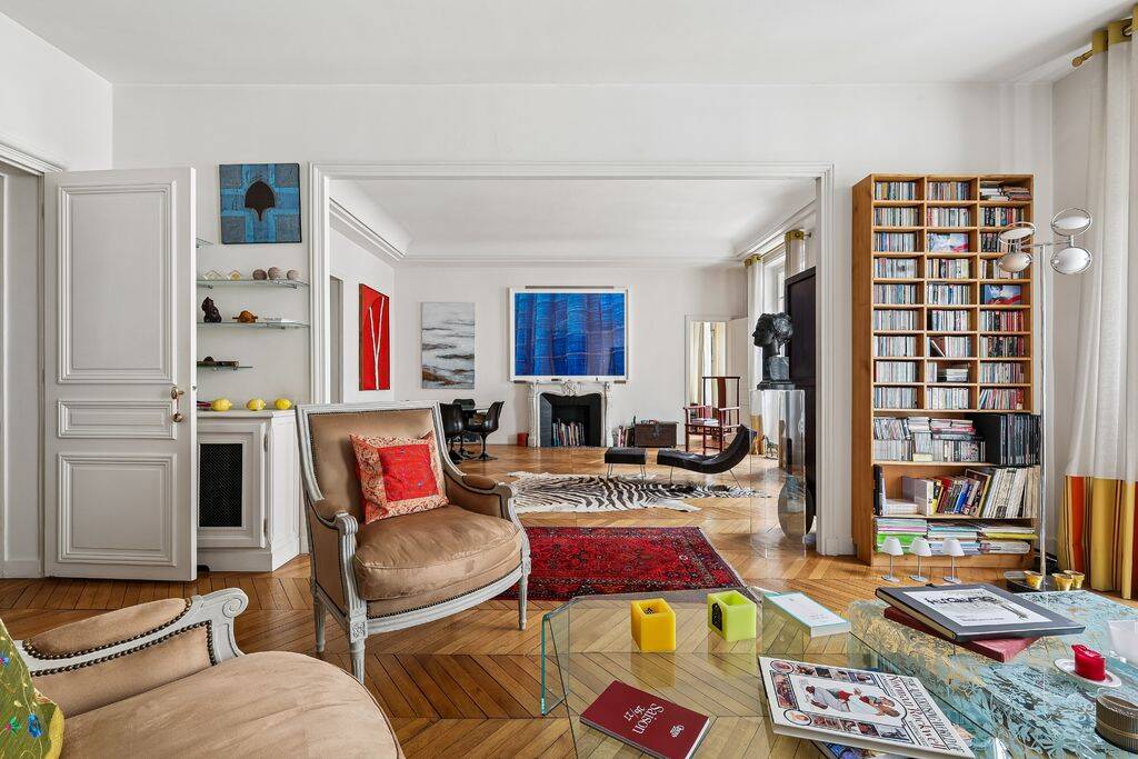 Appartement 4 pièces 146 m² · à Paris 8ème Arrondissement · 146 m² · 1 950 000 €