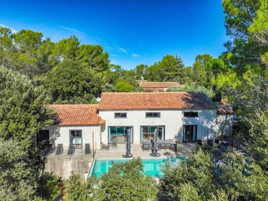 Maison à vendre 849 000 € 10 pièces 7 chambres 300 m² 2 053 m² de terrain Flassans-sur-Issole 83340