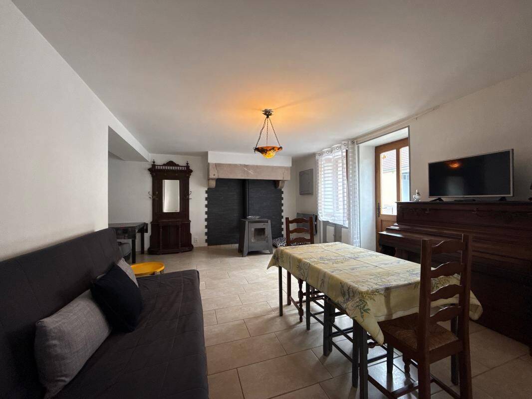 Maison 7 pièces 178 m² · à Pesmes · 177,6 m² · 210 000 €