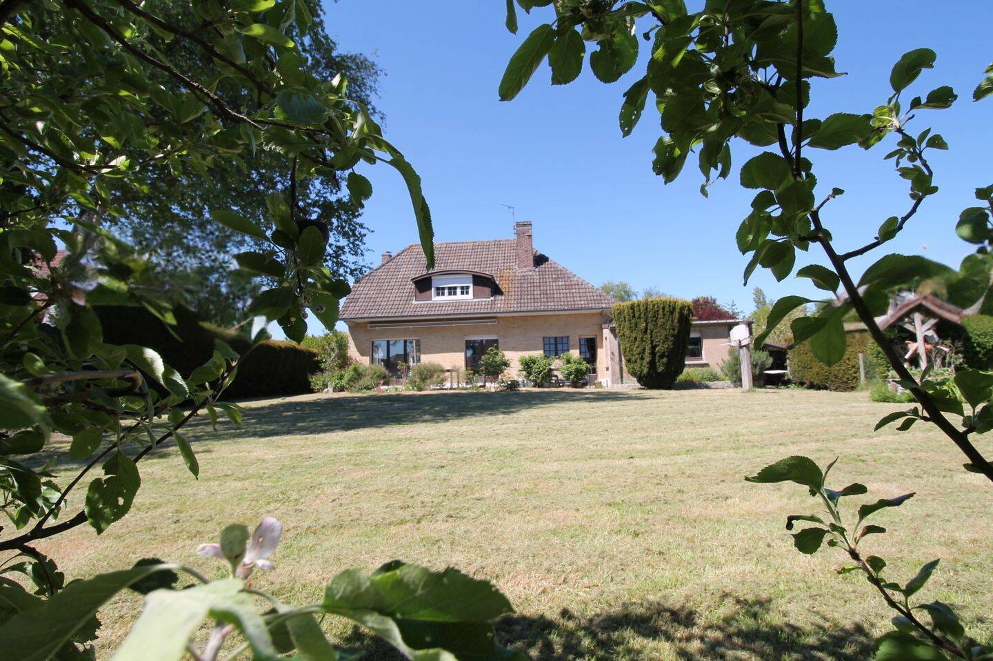 Maison 8 pièces 130 m² · à Wormhout · 130 m² · 290 000 €