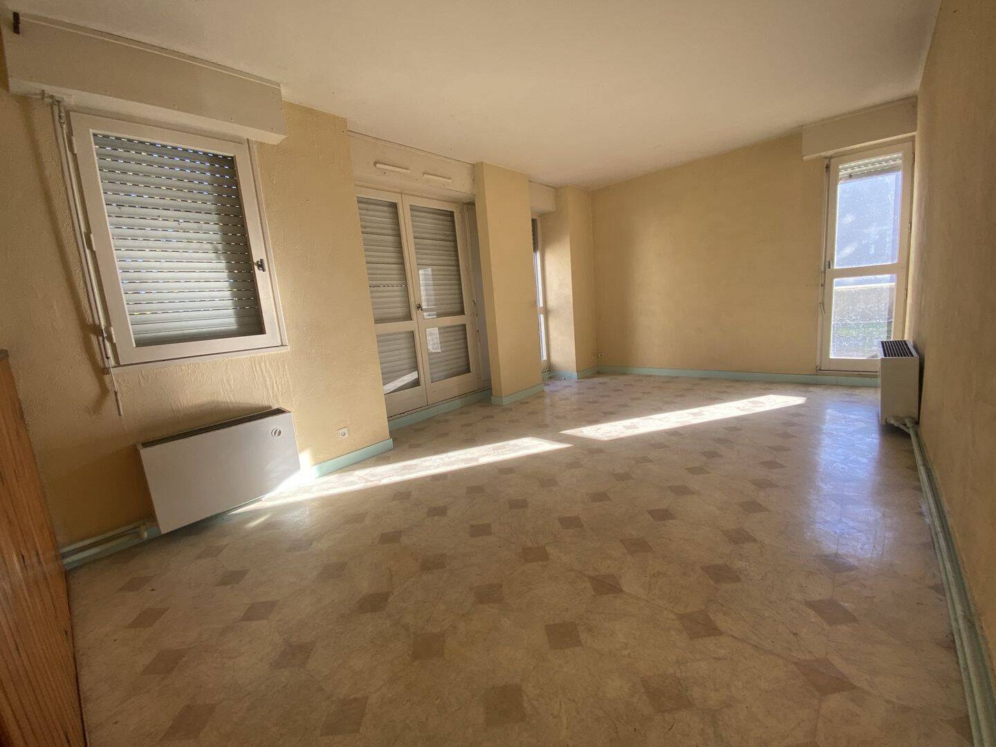 Appartement 4 pièces 90 m² · à Vierzon · 90 m² · 45 000 €