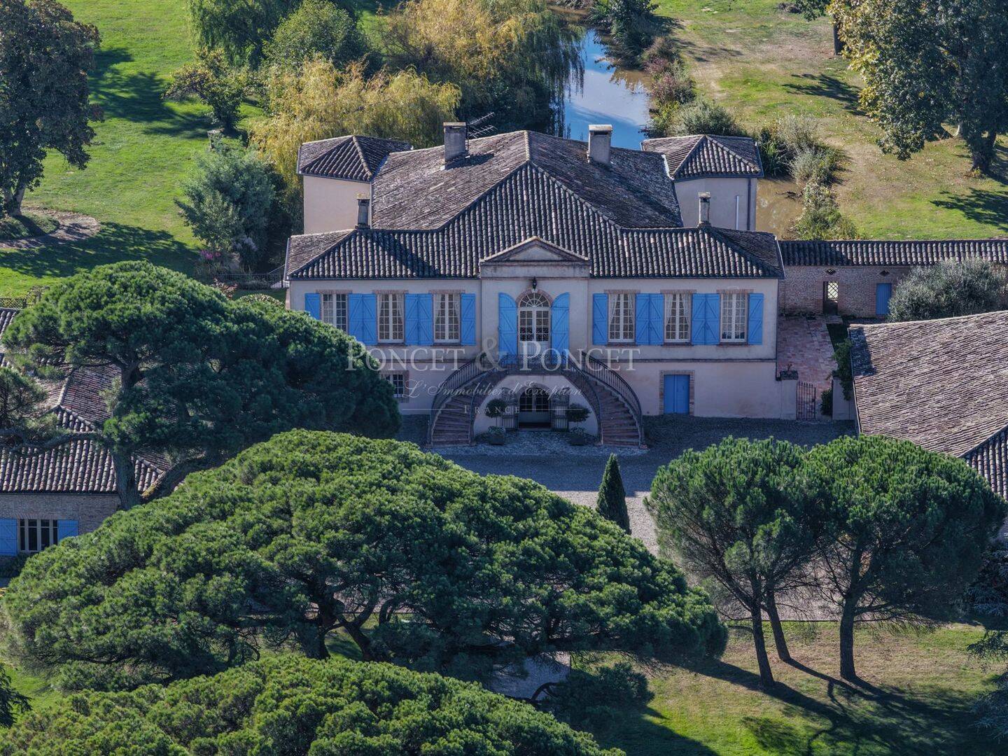 Maison 25 pièces 550 m² · à Montauban · 550 m² · 2 250 000 €